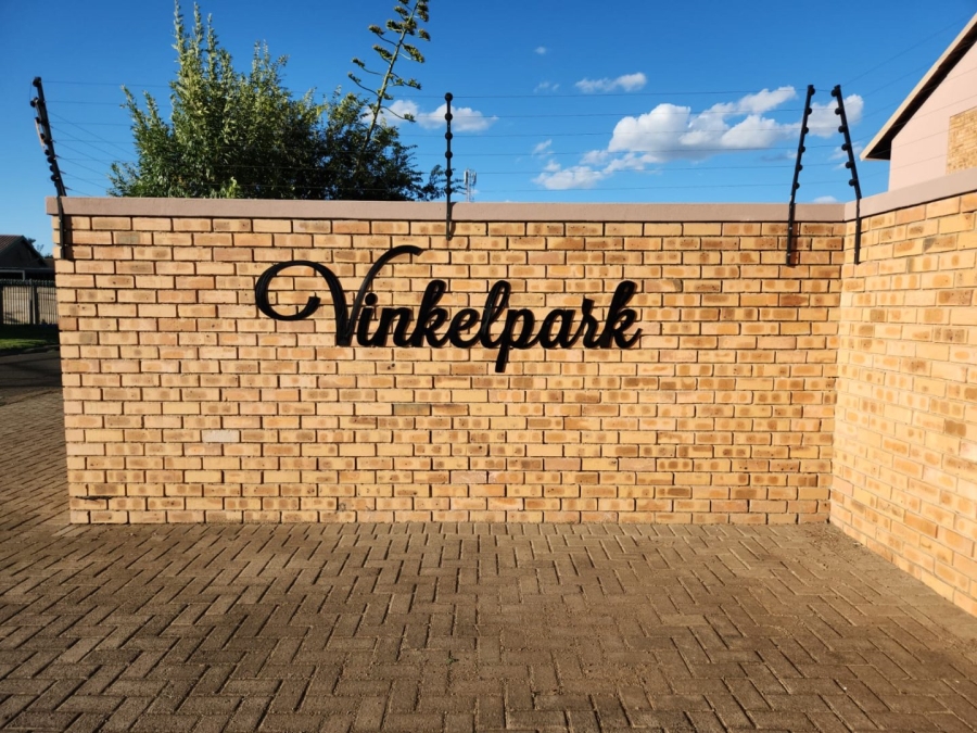 2 Bedroom Property for Sale in Pellissier Free State